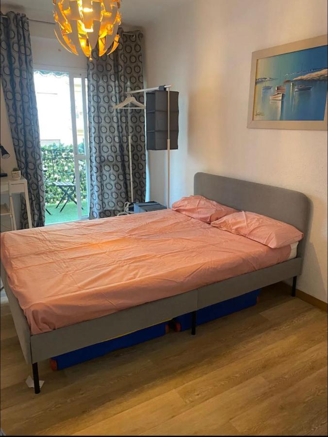 Apartamento De Habitaciones Privadas En El Centro De Málaga Exteriör bild