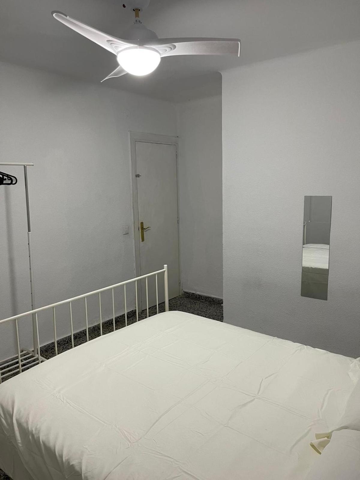 Apartamento De Habitaciones Privadas En El Centro De Málaga Exteriör bild