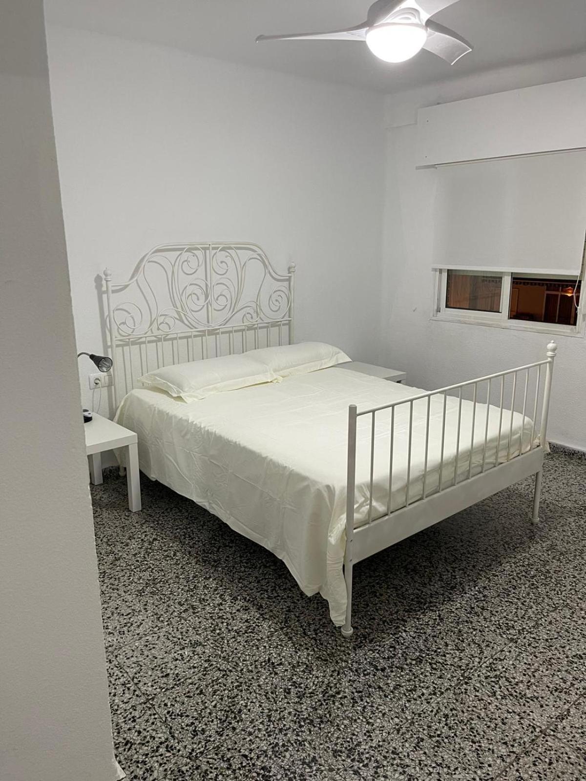 Apartamento De Habitaciones Privadas En El Centro De Málaga Exteriör bild