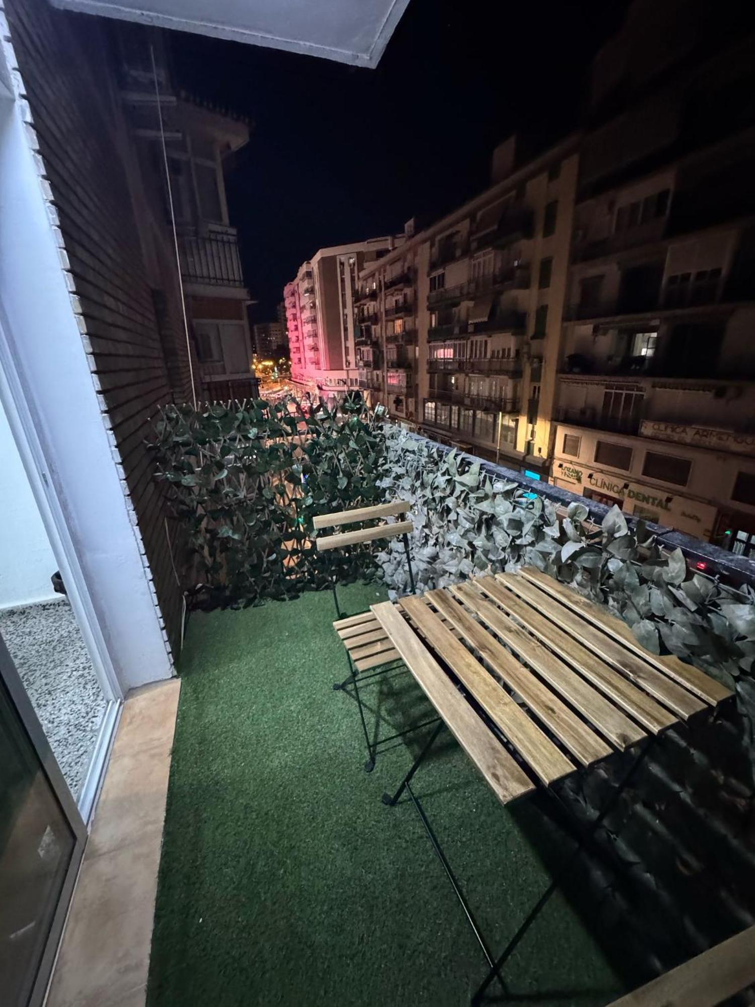 Apartamento De Habitaciones Privadas En El Centro De Málaga Exteriör bild