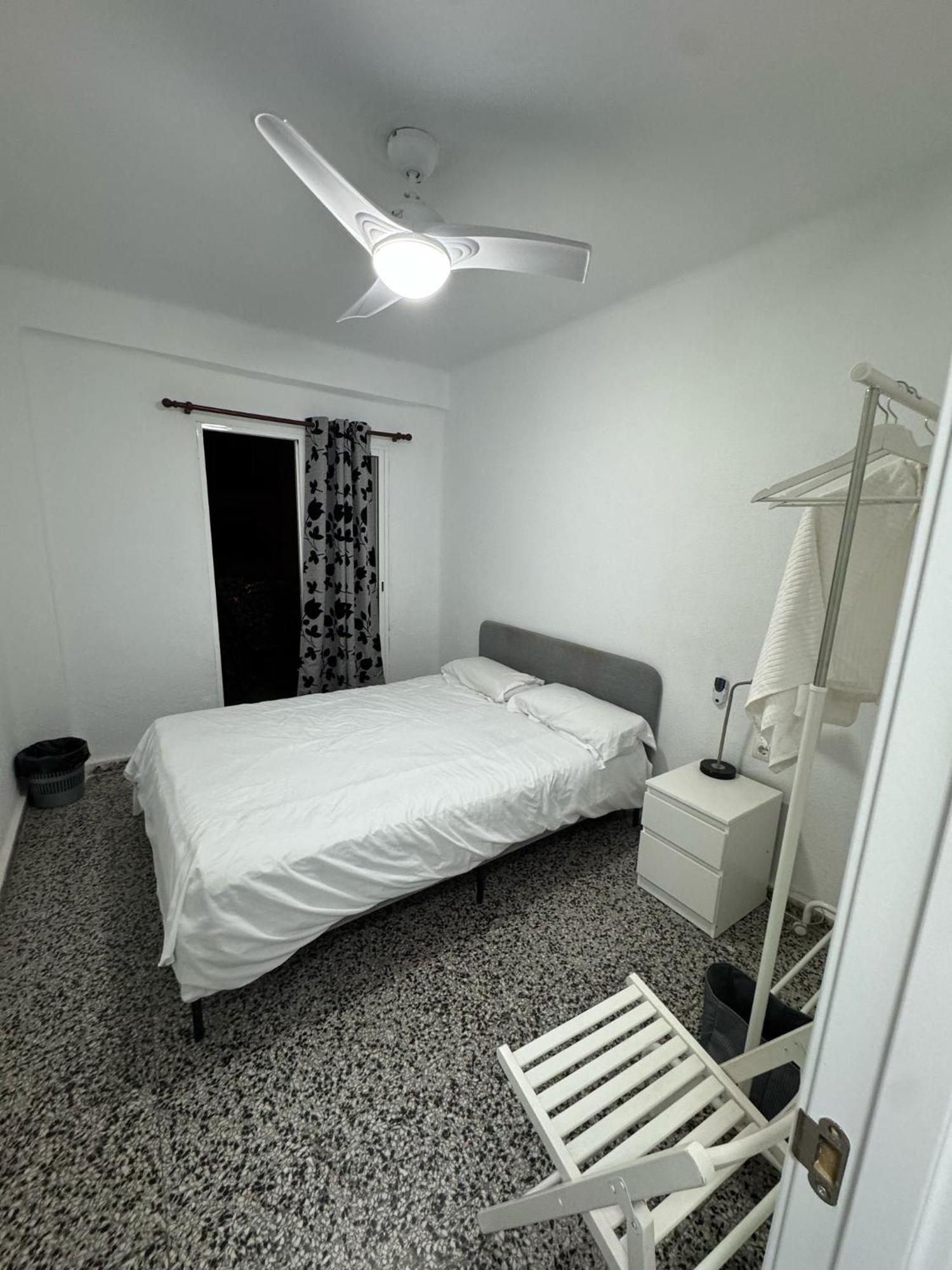 Apartamento De Habitaciones Privadas En El Centro De Málaga Exteriör bild