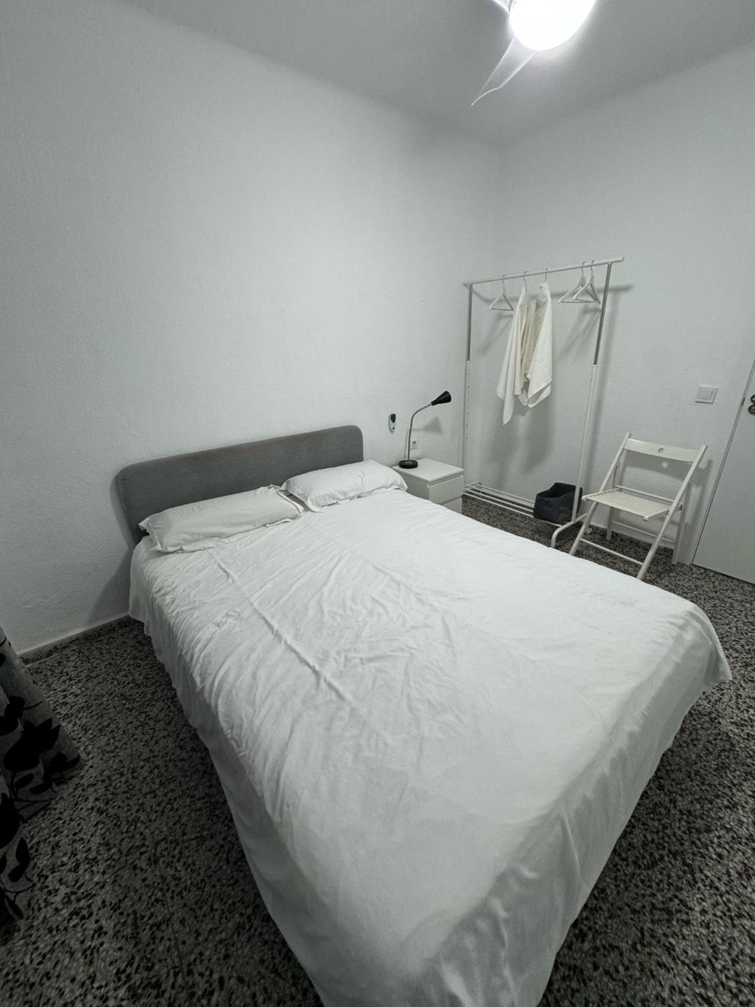 Apartamento De Habitaciones Privadas En El Centro De Málaga Exteriör bild