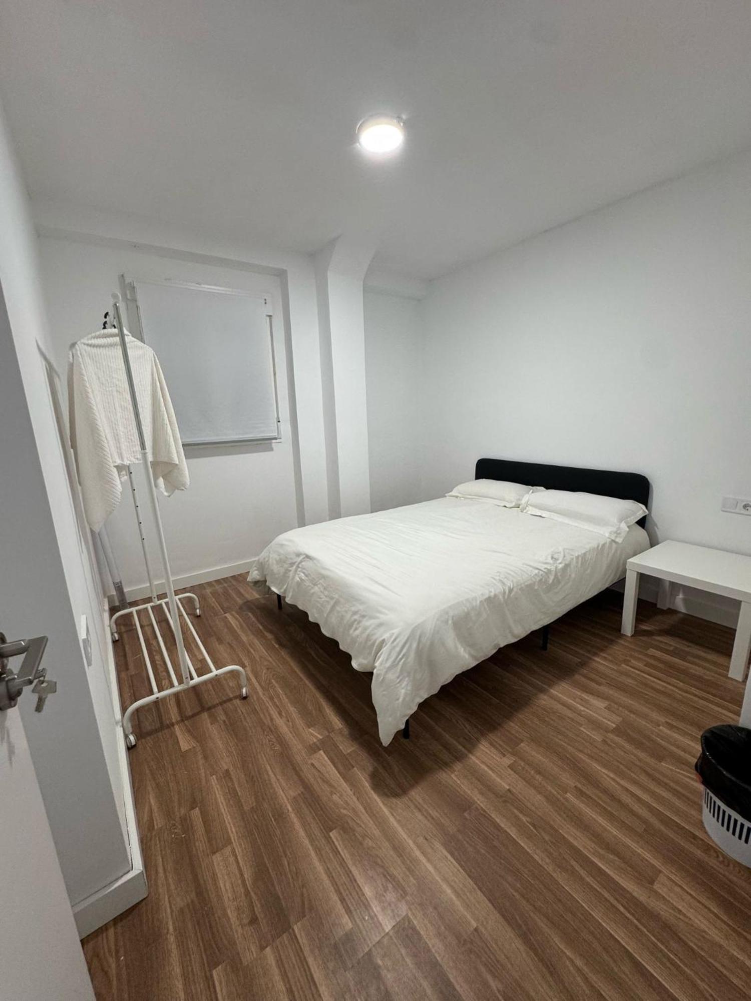 Apartamento De Habitaciones Privadas En El Centro De Málaga Exteriör bild
